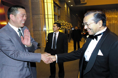 大爱成就天基权--《深圳商报》整版报道天基